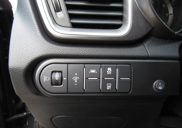 Kia Ceed cena 67896 przebieg: 66660, rok produkcji 2020 z Sławno małe 742